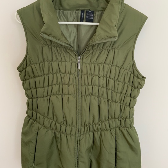 Vest - Picture 1 of 3